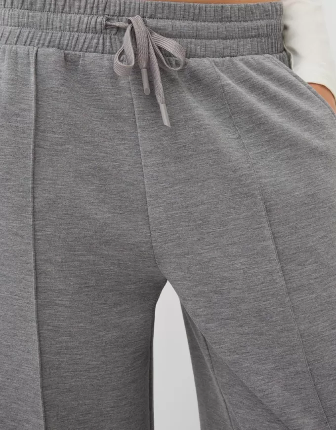 Pantaloni largi la atingere moale