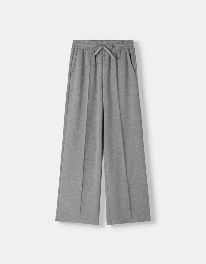 Pantaloni largi la atingere moale