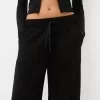 Pantaloni largi, moi Pantaloni largi, moi