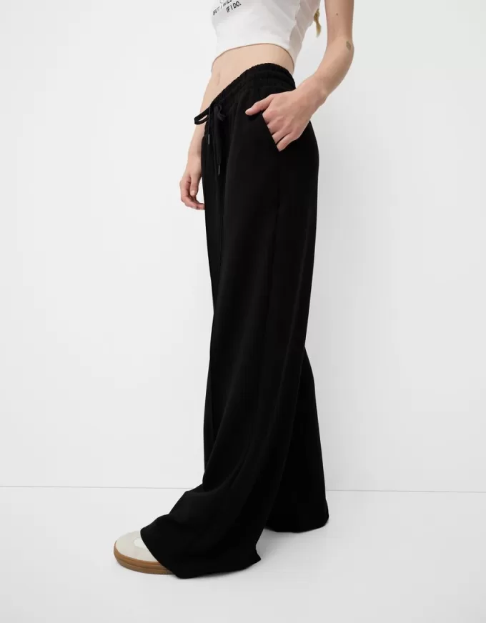 Pantaloni largi, moi Pantaloni largi, moi