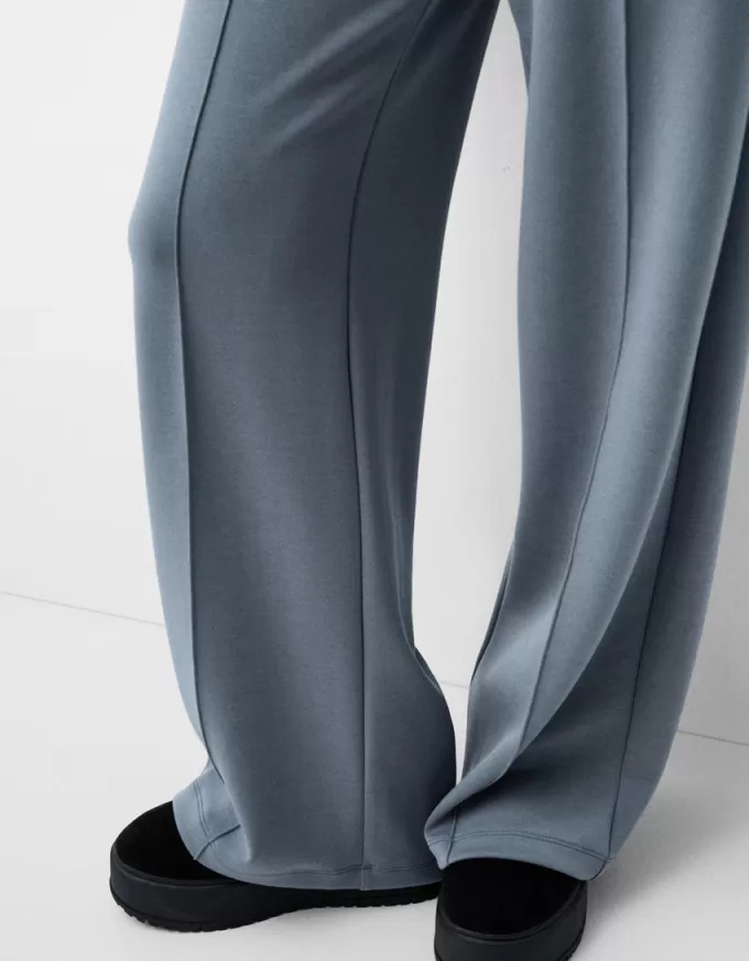 Pantaloni largi, moi Pantaloni largi, moi