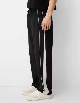 Pantaloni largi tehnici