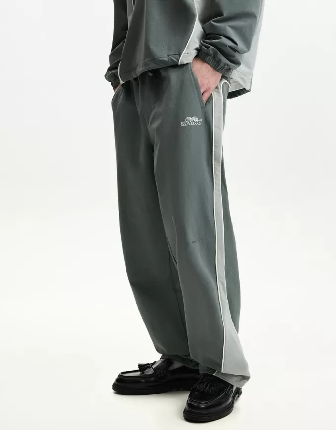 Pantaloni largi tehnici Pantaloni largi tehnici