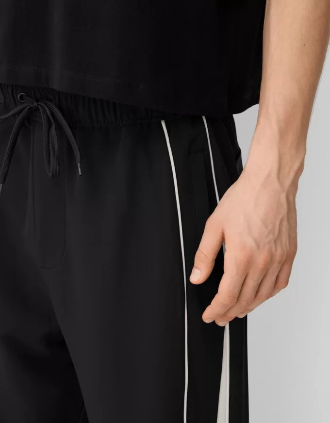 Pantaloni largi tehnici Pantaloni largi tehnici