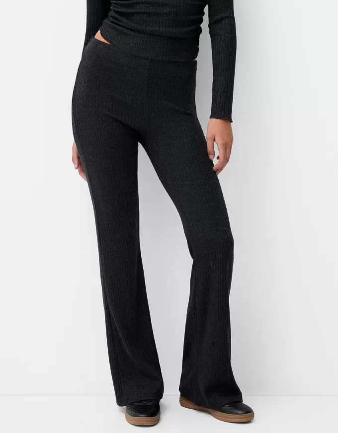 Pantaloni pantaloni evazați cu coaste Pantaloni pantaloni evazați cu coaste