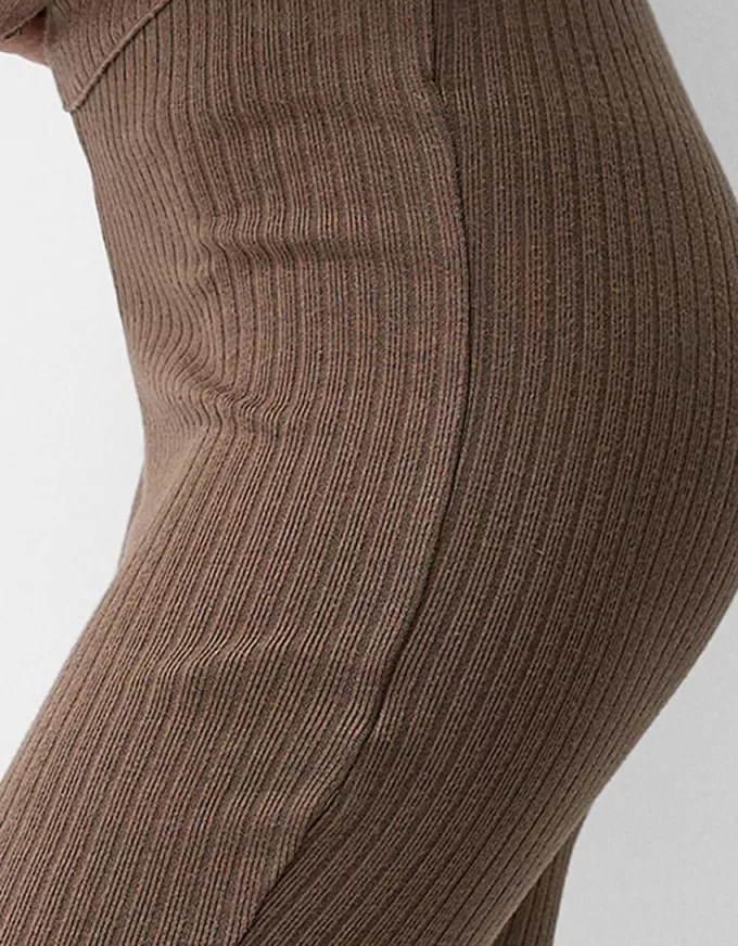 Pantaloni pantaloni evazați cu coaste Pantaloni pantaloni evazați cu coaste