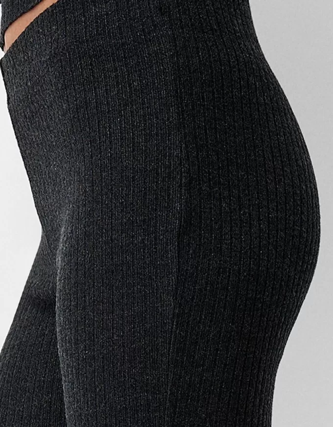 Pantaloni pantaloni evazați cu coaste Pantaloni pantaloni evazați cu coaste