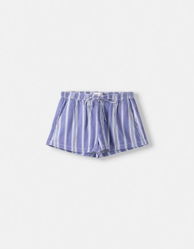 Pantaloni scurți cu detaliu elastic în talie Pantaloni scurți cu detaliu elastic în talie