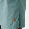 Pantaloni scurți de bord monocromi cu fiti boxy Pantaloni scurți de bord monocromi cu fiti boxy