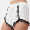 Pantaloni scurți din dantelă din satin Pantaloni scurți din dantelă din satin