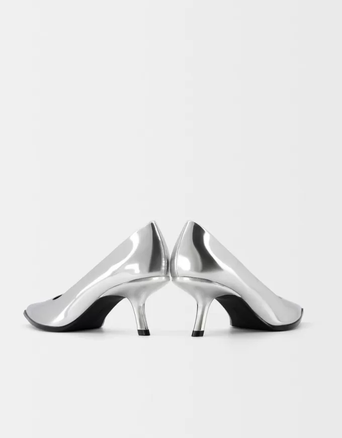 Pantofi metalici cu toc înalt Pantofi metalici cu toc înalt