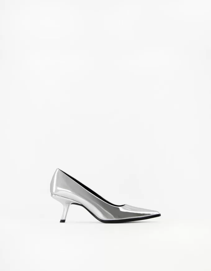 Pantofi metalici cu toc înalt Pantofi metalici cu toc înalt