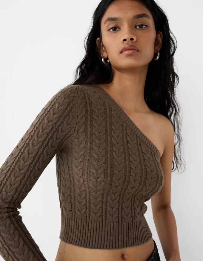 Pulover asimetric din tricot cablu Pulover asimetric din tricot cablu