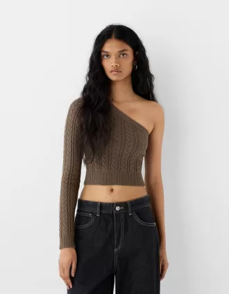 Pulover asimetric din tricot cablu