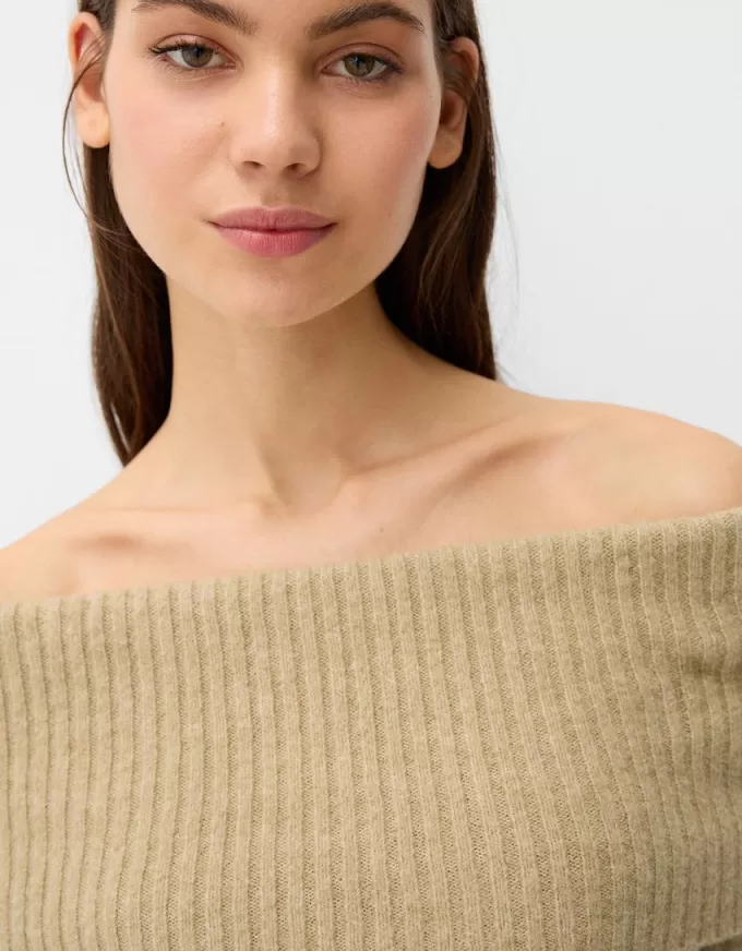 Pulover cu decolteu Bardot din tricot cablu