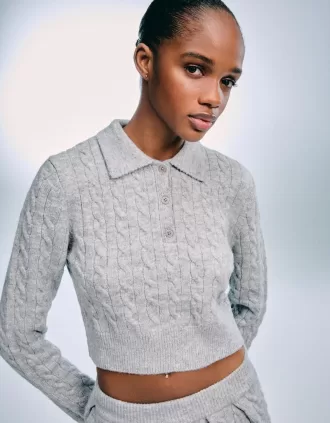 Pulover cu guler polo din tricot cablu