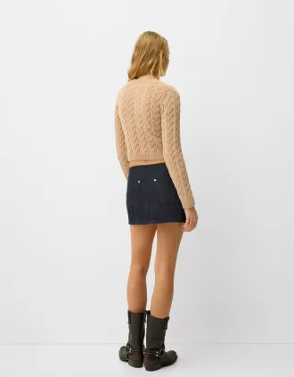Pulover din chenilia din tricot cablu