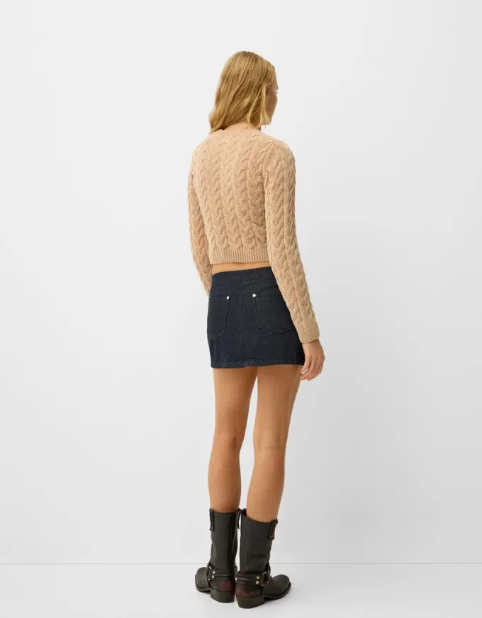 Pulover din chenilia din tricot cablu