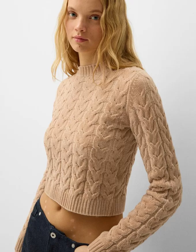 Pulover din chenilia din tricot cablu