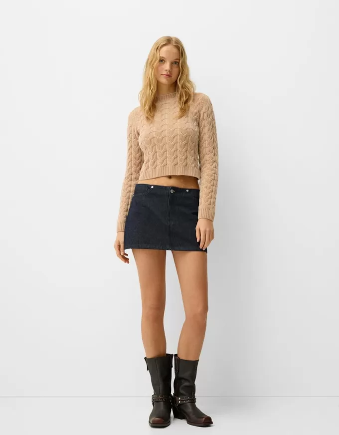 Pulover din chenilia din tricot cablu