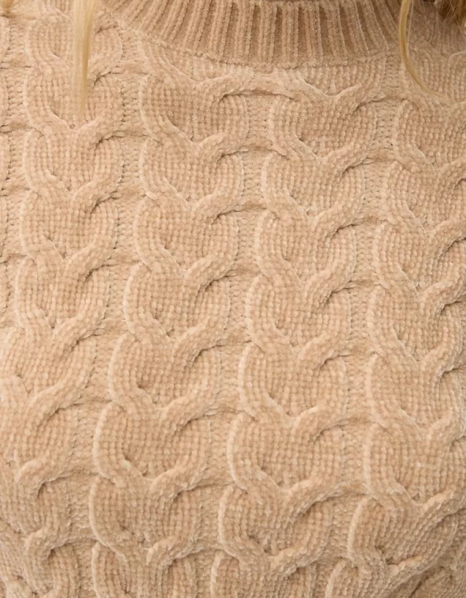 Pulover din chenilia din tricot cablu
