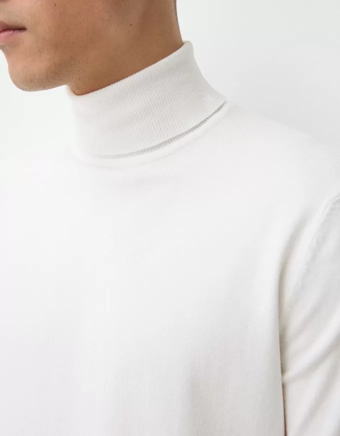 Pulover din tricot cu gât înalt