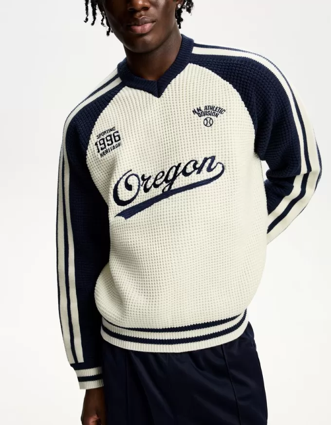 Pulover texturat cu imprimeu sport retro Pulover texturat cu imprimeu sport retro