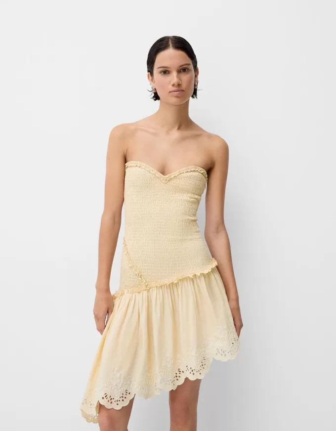 Rochie asimetrică cu detaliu elastic învârtit Rochie asimetrică cu detaliu elastic învârtit