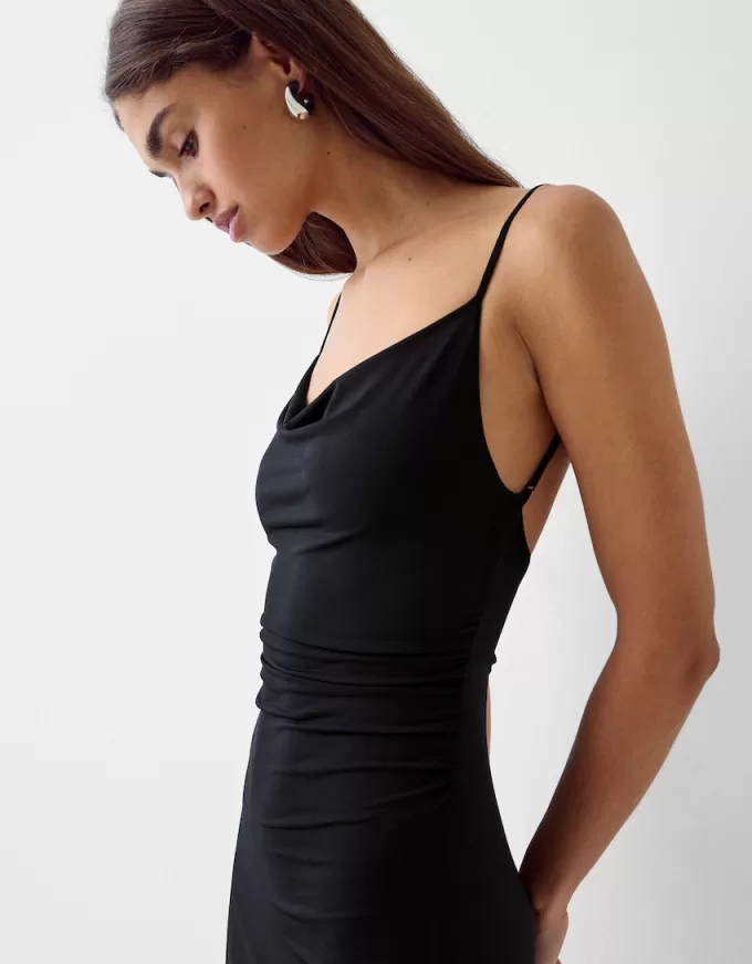 Rochie lungă cu bretele drapate Rochie lungă cu bretele drapate