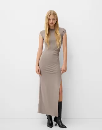 Rochie maxi strânsă, cu fantă laterală