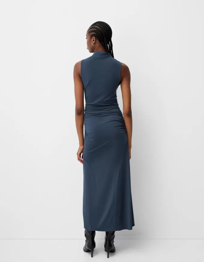 Rochie midi adunată Rochie midi adunată