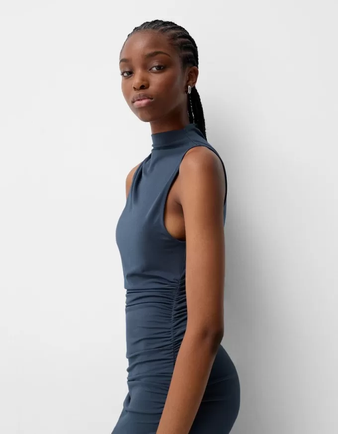 Rochie midi adunată Rochie midi adunată