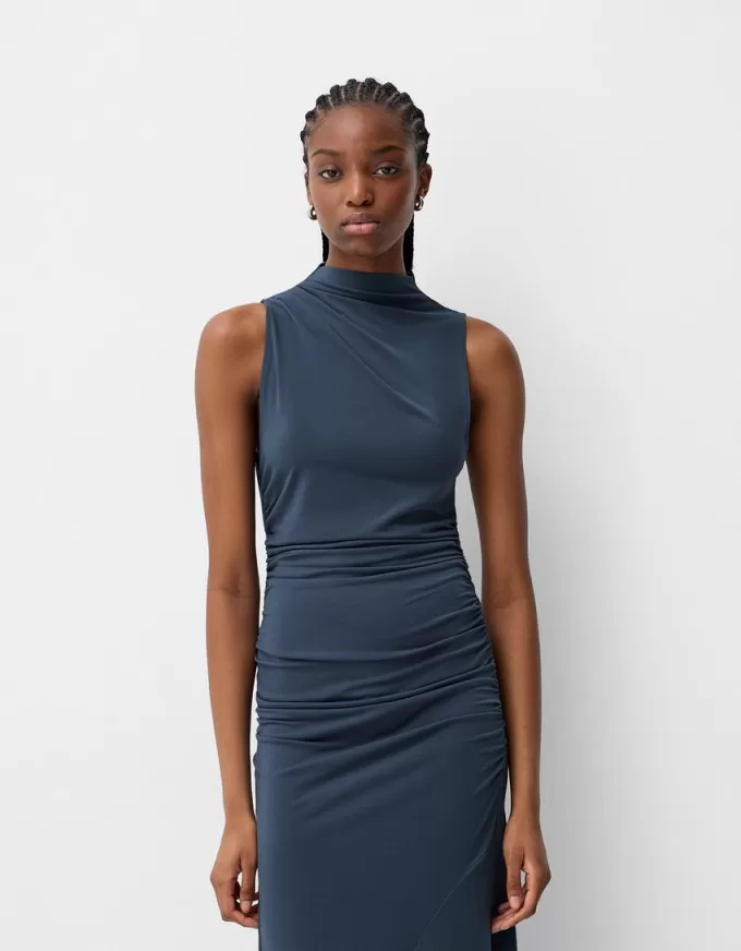 Rochie midi adunată Rochie midi adunată