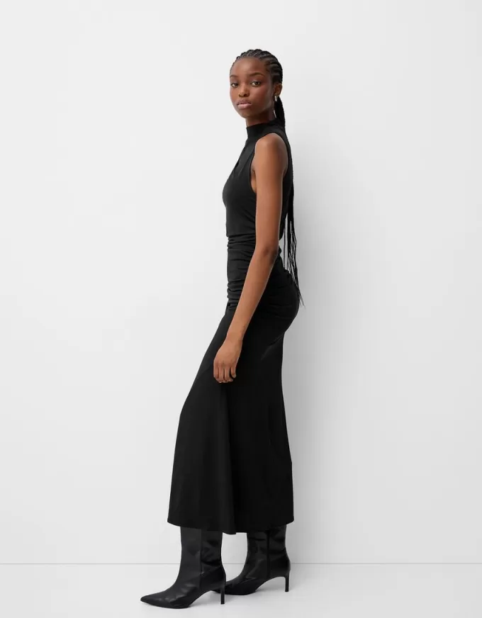 Rochie midi adunată Rochie midi adunată