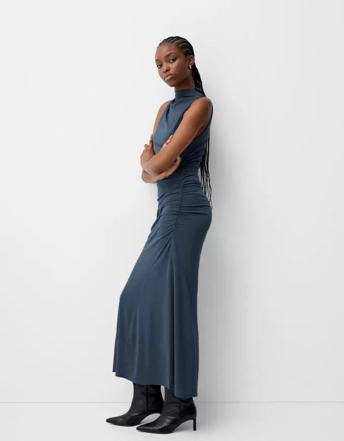 Rochie midi adunată Rochie midi adunată