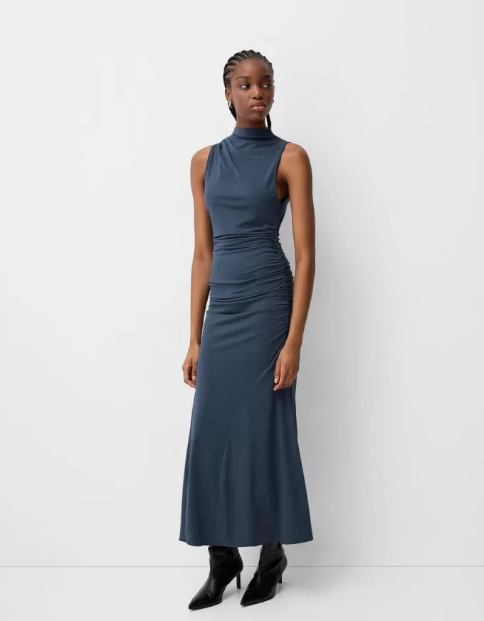 Rochie midi adunată Rochie midi adunată