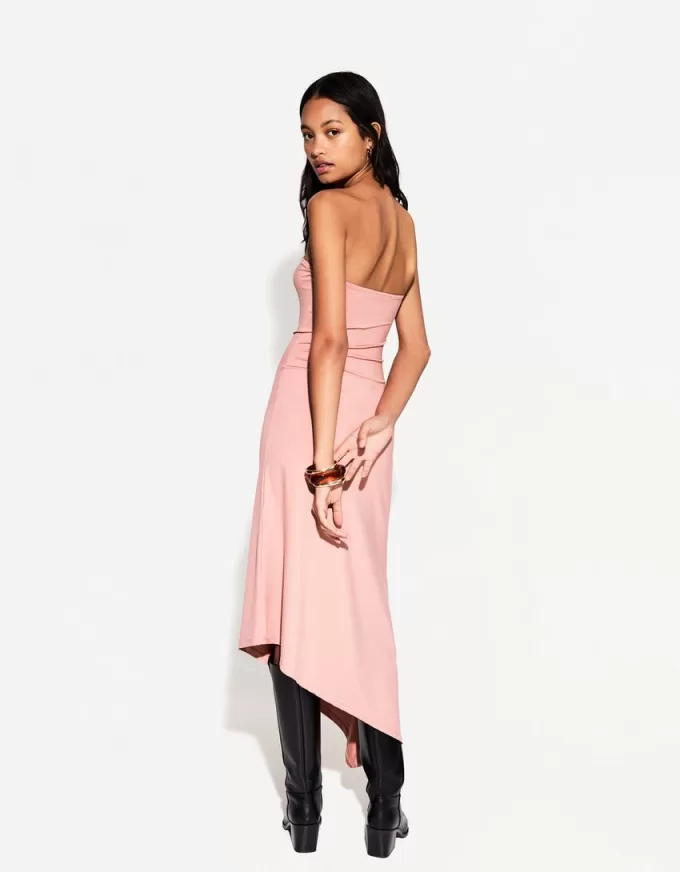 Rochie midi asimetrică fără umeri Rochie midi asimetrică fără umeri