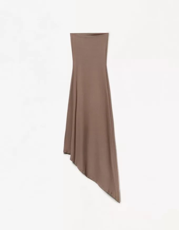 Rochie midi asimetrică fără umeri Rochie midi asimetrică fără umeri