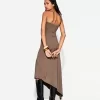 Rochie midi asimetrică fără umeri Rochie midi asimetrică fără umeri