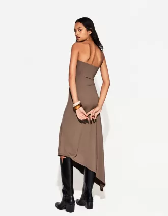 Rochie midi asimetrică fără umeri