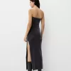 Rochie midi cu decolteu bandeau cu fir metalic Rochie midi cu decolteu bandeau cu fir metalic