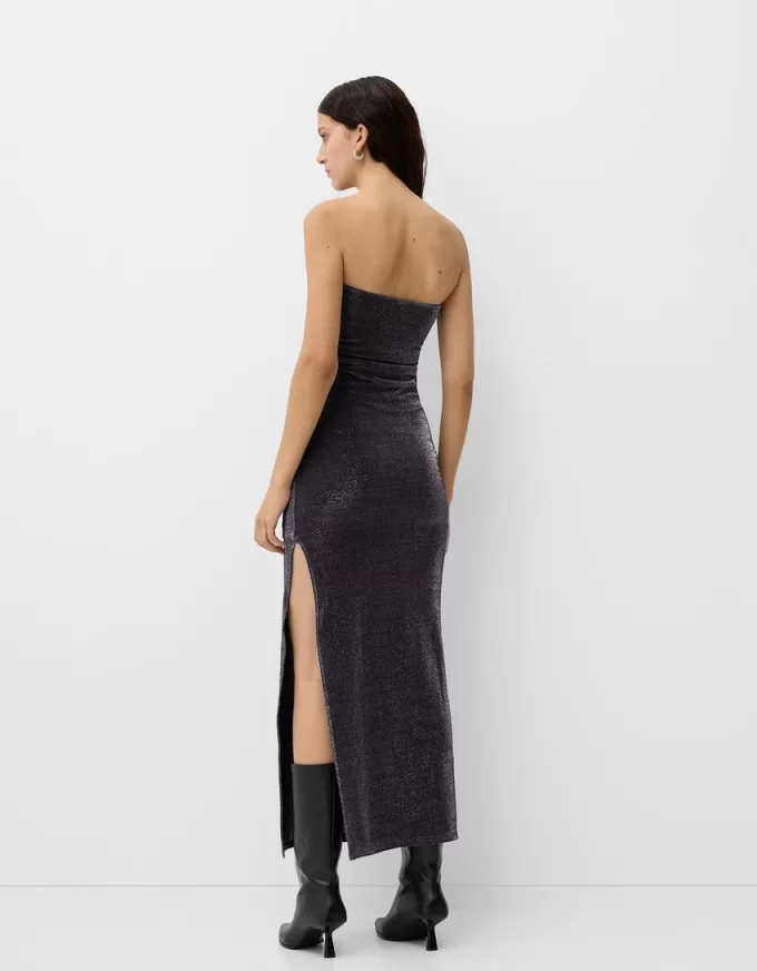 Rochie midi cu decolteu bandeau cu fir metalic Rochie midi cu decolteu bandeau cu fir metalic