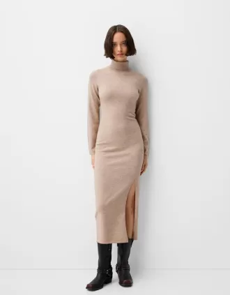 Rochie midi cu gât înalt
