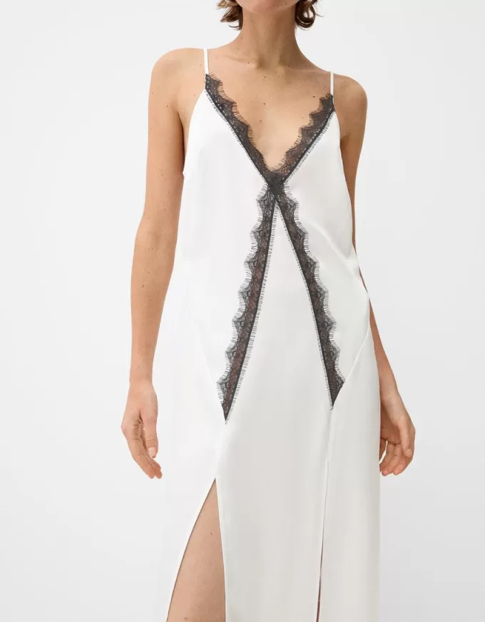 Rochie midi din dantela satinata Rochie midi din dantela satinata