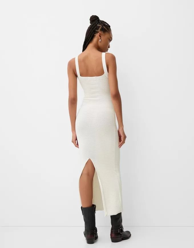 Rochie midi din tricot deschis cu bretele Rochie midi din tricot deschis cu bretele