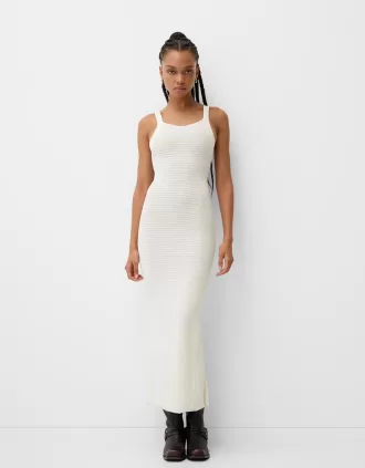 Rochie midi din tricot deschis cu bretele
