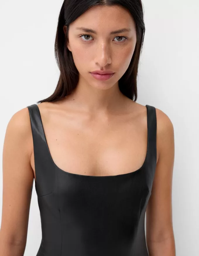 Rochie mini cu efect piele Rochie mini cu efect piele