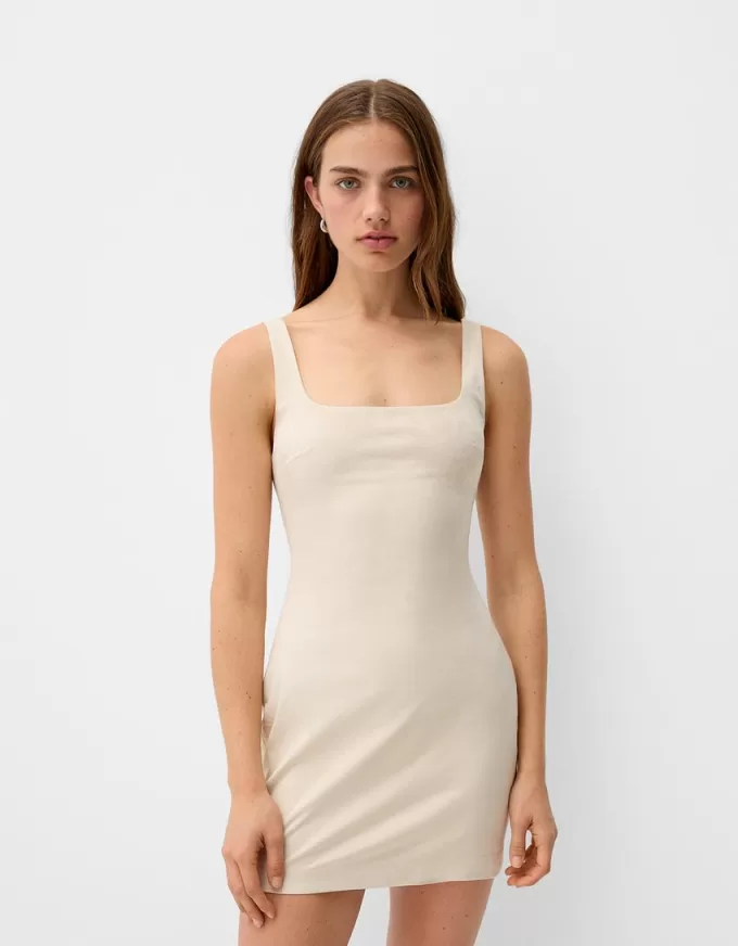 Rochie mini cu efect piele Rochie mini cu efect piele