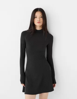 Rochie mini cu gat inalt