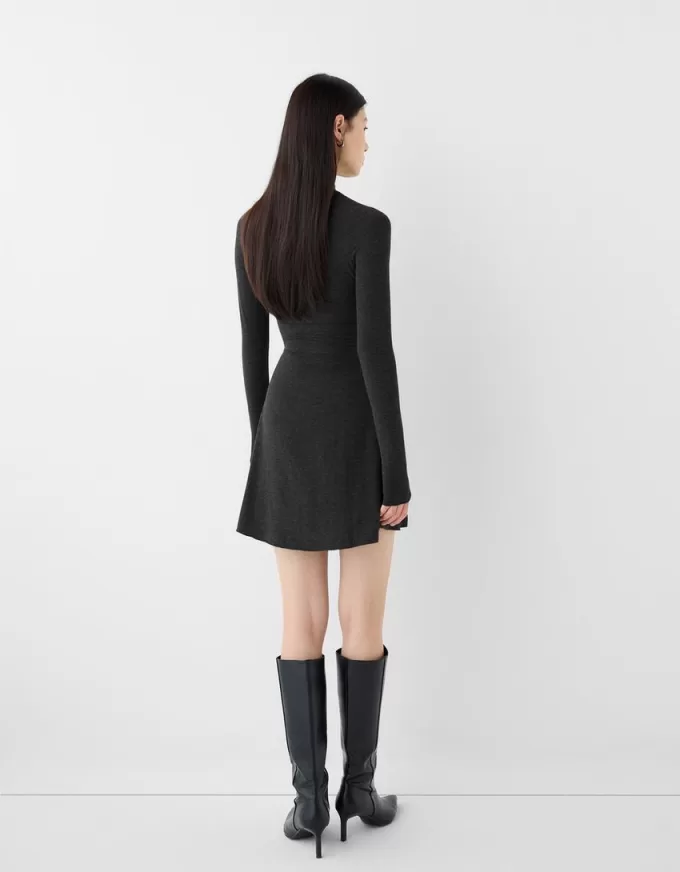Rochie mini cu gat inalt Rochie mini cu gat inalt